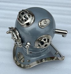 Vintage Navy Diving Helmet Mark V – Heavy Duty Copper and Brass Design for Displ